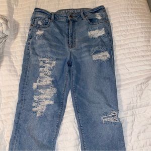 Women’s American Eagle Mom Jean | Size US 8 Regular